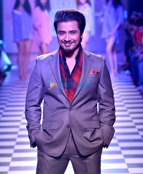 ali zafar walks for mens health at myntra fashion weekend 2014 4