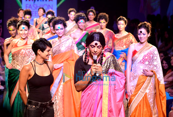 sunil grover walks for mandira bedi at myntra fashion weekend 2014 4