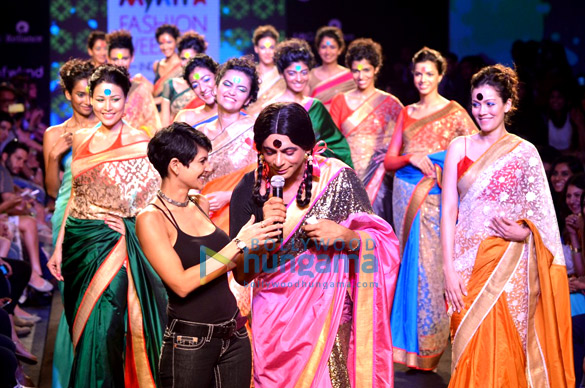 sunil grover walks for mandira bedi at myntra fashion weekend 2014 5
