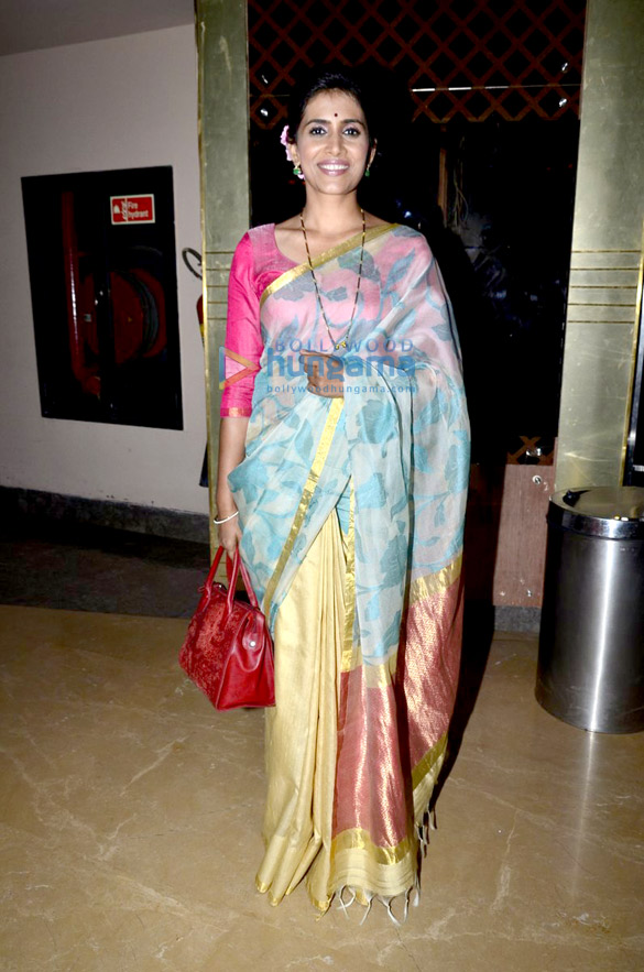sonali kulkarni at the premiere of dr prakash baba amte 5