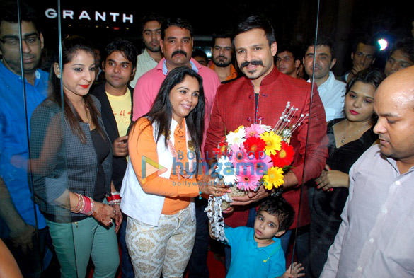 vivek oberoi at kirti rathores store launch 3