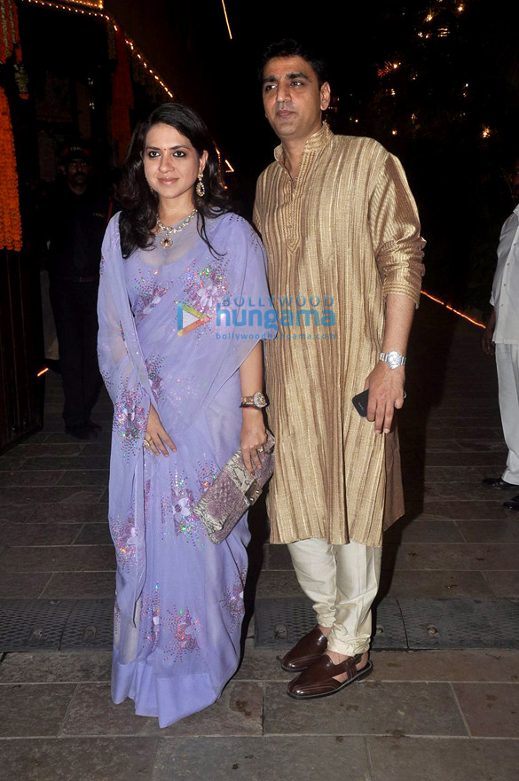 amitabh bachchan and family celebrate diwali in style 45