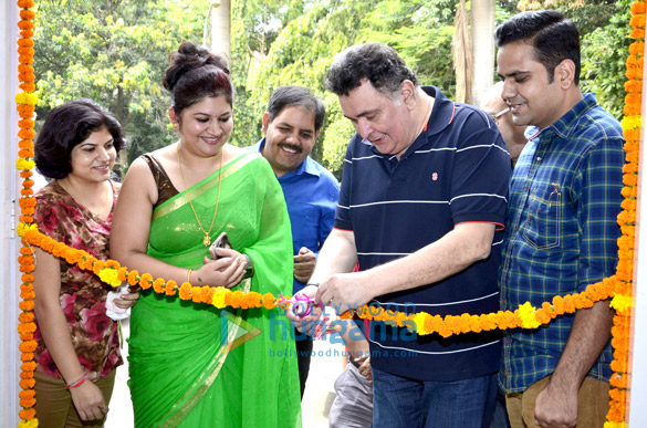 rishi kapoor inaugurates dr seema nitin chaudharys painting exhibition 2
