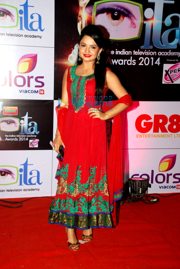 celebs grace the red carpet of ita awards 2014 35