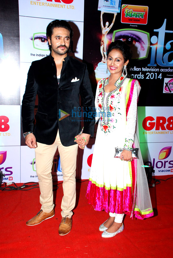 celebs grace the red carpet of ita awards 2014 40