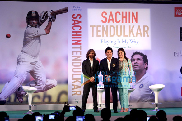 sachin tendulkar unveils his biography playing it my way 4