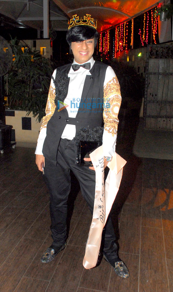 celebs grace designer rohhit vermas birthday bash 4