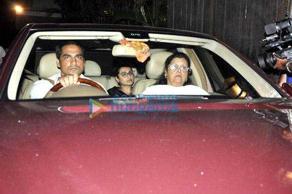 celebs pay last homage at ravi chopras home 8