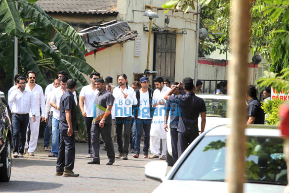 celebs grace ravi chopras funeral 2
