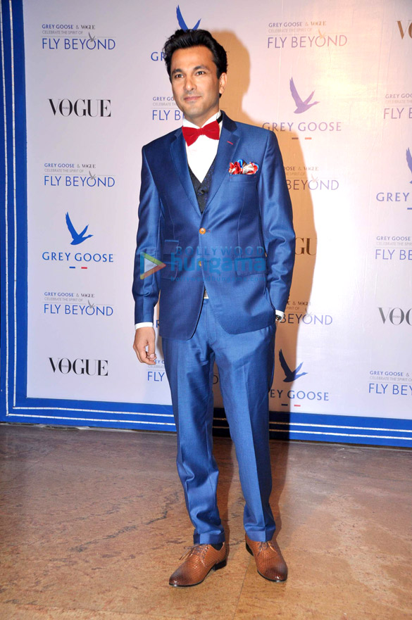 kareena kapoor khan hrithik roshan and others grace grey goose indias fly beyond awards 23