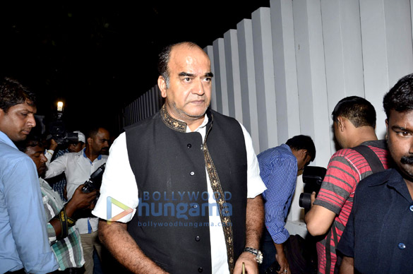 rani mukerji abhishek bachchan and others at ravi chopras prayer meet 39