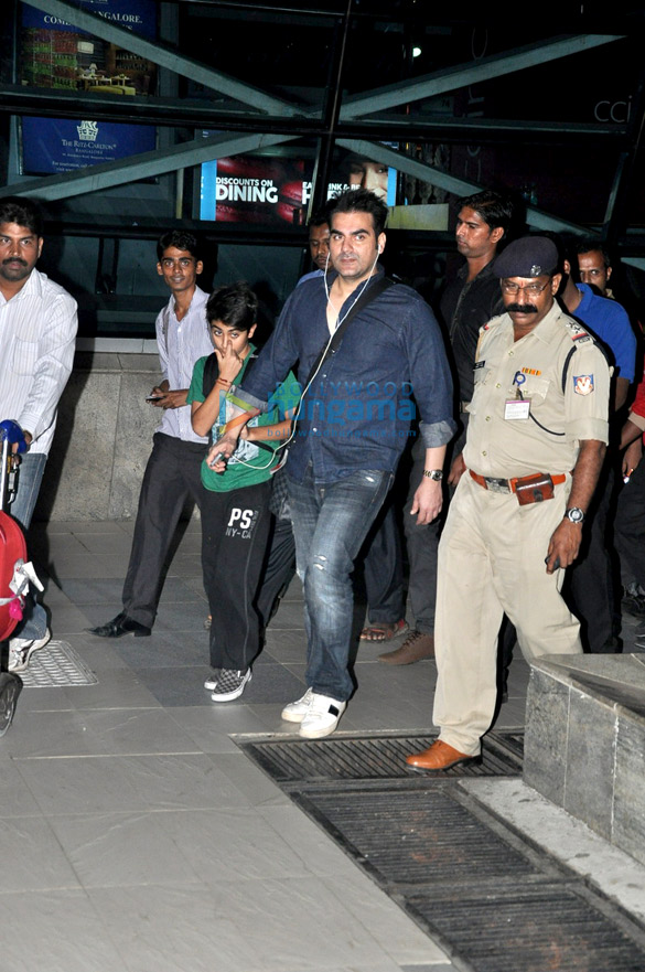 salman khans family returns from arpita khans wedding 2