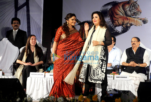 farah khan felicitated at the 20th kolkata international film festival 6