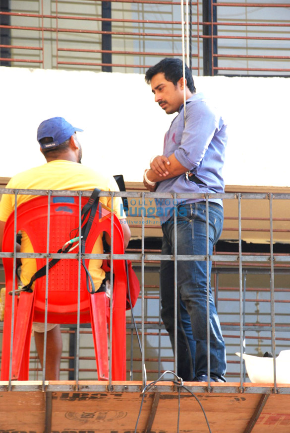 rannvijay singh conducts stunt for his show 5