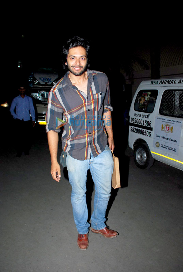 richa chadda kunal khemu ali fazal sandhya mridul at pet adoptathon 2014 12