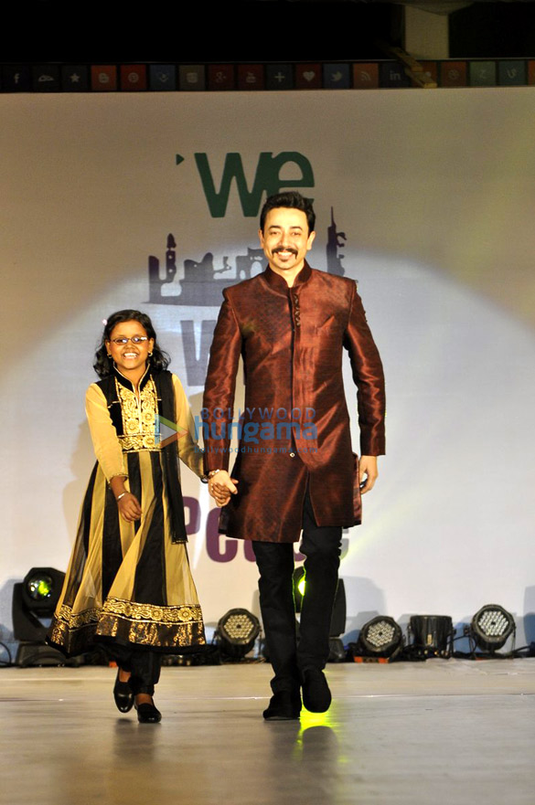 zayed khan lisa ray walk for welingkars tribute fashion show 27
