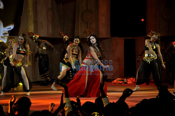 gauahar khan performs for the show indias raw star 2
