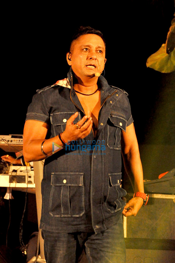sukhwinder singh at bandra festival 2014 7