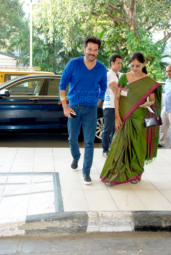 rani mukerji anil kapoor snapped at the airport 3