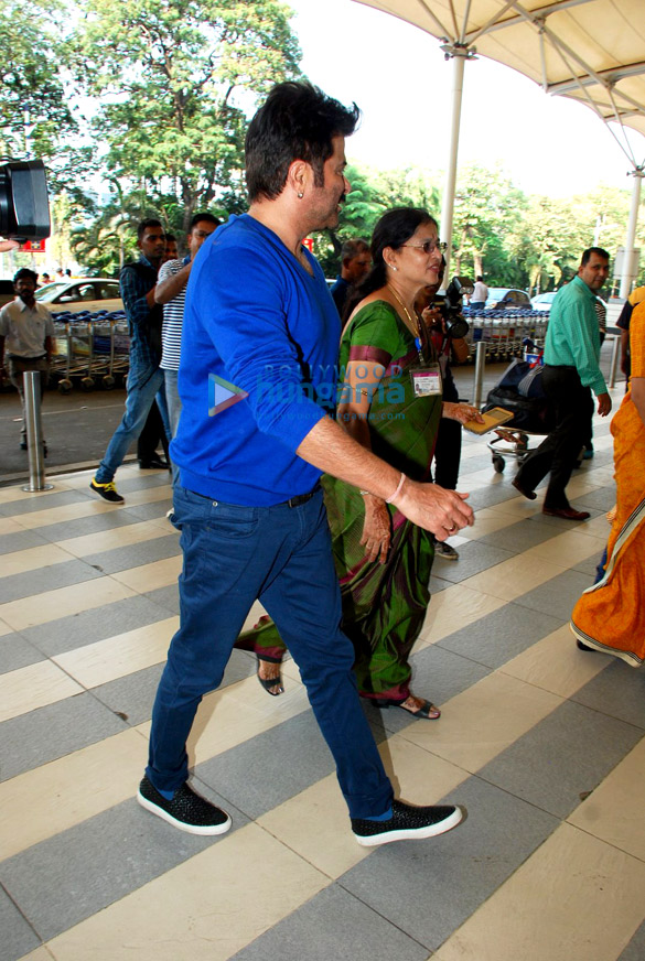 rani mukerji anil kapoor snapped at the airport 5
