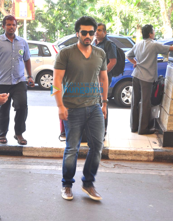 arjun kapoor sonakshi sinha snapped at the airport 2