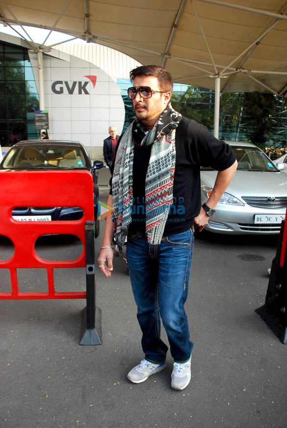 celebs return back after celebrating new year abroad 5