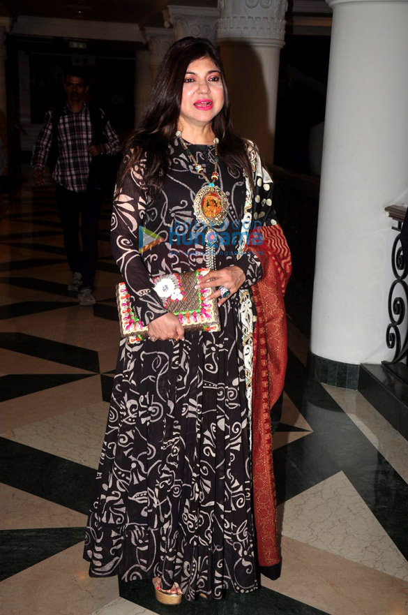 juhi chawla at the windwoods book launch 8