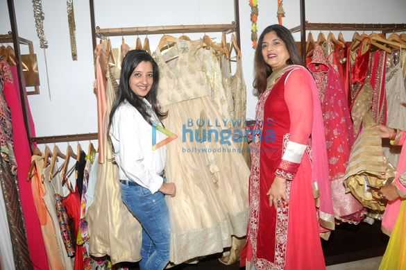 amy billimoria celebrating 40th anniversary of zalawadi mahila mandal and zalawadi sabha 8