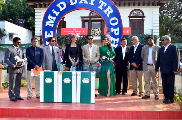 celebs grace the mid day trophy 2015 2