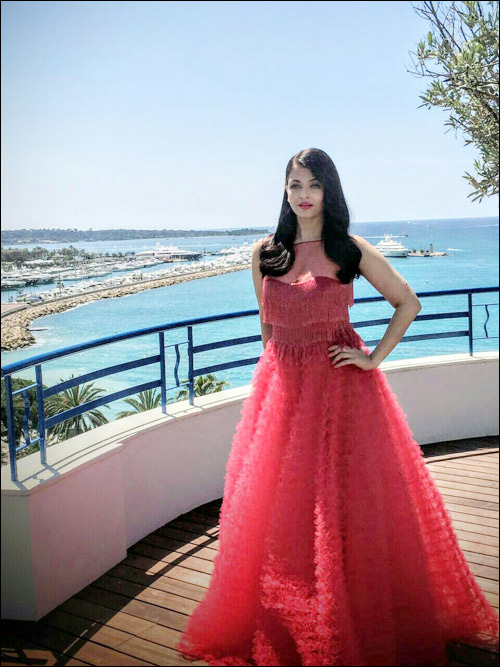 check out aishwarya rai bachchan choses red for cannes 2