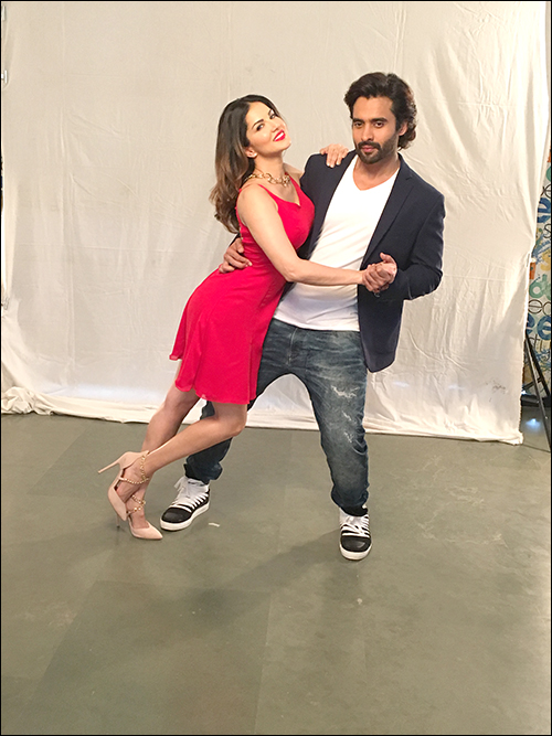 check out sunny leone jackky bhagnani pair up for ad film 4