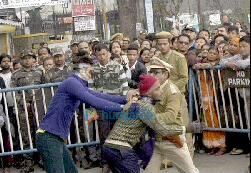 check out ranbir kapoor shoots for jagga jasoos in darjeeling 4 check out ranbir kapoor shoots for jagga jasoos in darjeeling 4