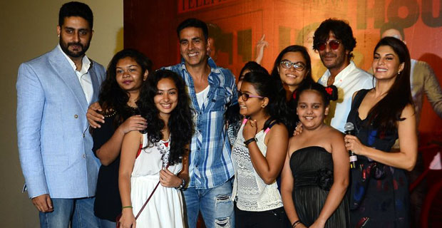 ‘Housefull 3’ Team Interacts With Fans