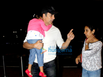 Akshay Kumar snapped at the airport departing for family holidays