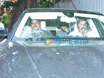 Arjun Kapoor's grand mother's last rites held in Juhu