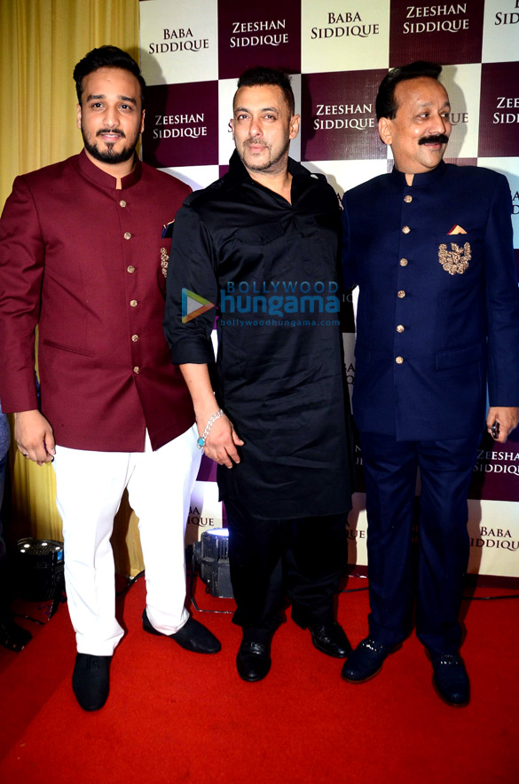 Salman Khan, Shah Rukh Khan, Katrina Kaif & others snapped at Baba Siddique’s Iftaar party