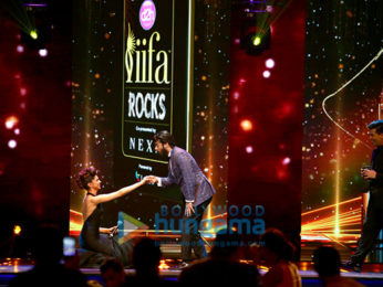 Celebs grace the green carpet ceremony of IIFA 2016