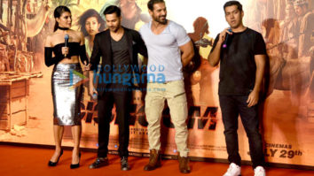 Jacqueline Fernandez, Varun Dhawan, John Abraham, Rohit Dhawan