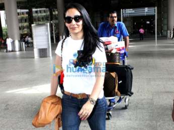 Kangna Ranaut & Manyata Dutt snapped at the airport