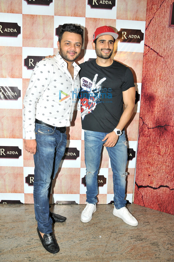 Karan Tacker, Harmeet Singh and other celebs attend the launch of R-Adda bar