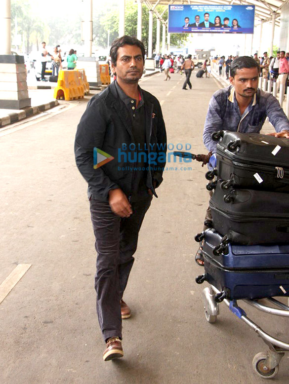 nawazuddin snapped at airport 4