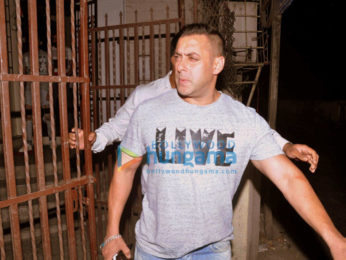 Salman Khan snapped post dubbing for 'Sultan' in Bandra