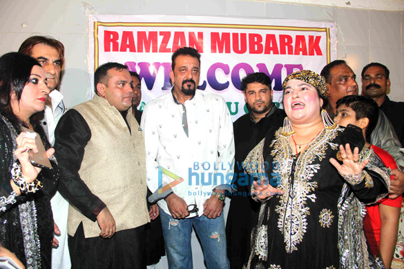 sanjay dutt graces an iftaar party in bandra 1