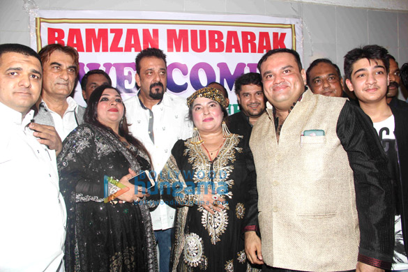 sanjay dutt graces an iftaar party in bandra 4