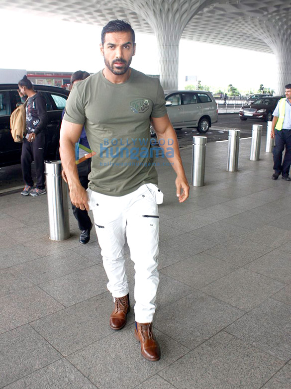 sunny john others snapped at airport 2