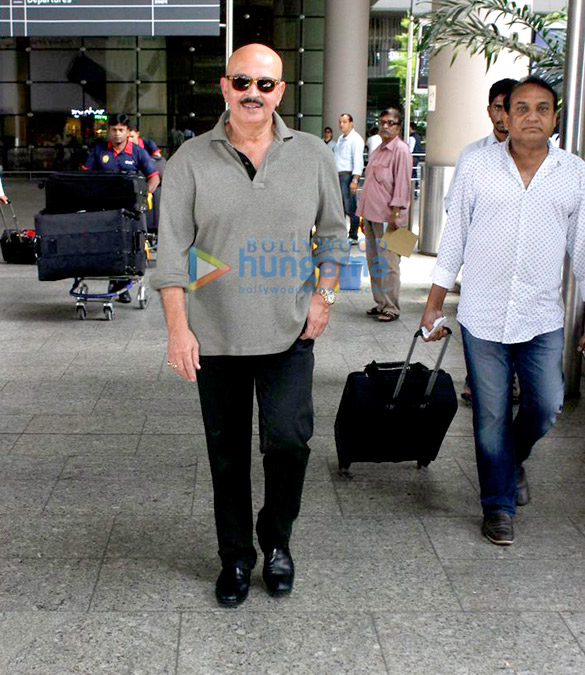 sunny john others snapped at airport 3