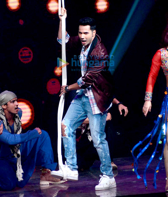 varun dhawan promotes dishoom5