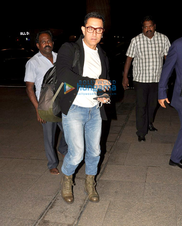 aamir snapped at the airport 2