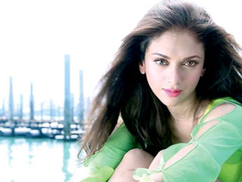 Aditi Rao Hydari learns Tamil from filmmaker Mani Ratnam Aditi Rao Hydari learns Tamil from filmmaker Mani Ratnam