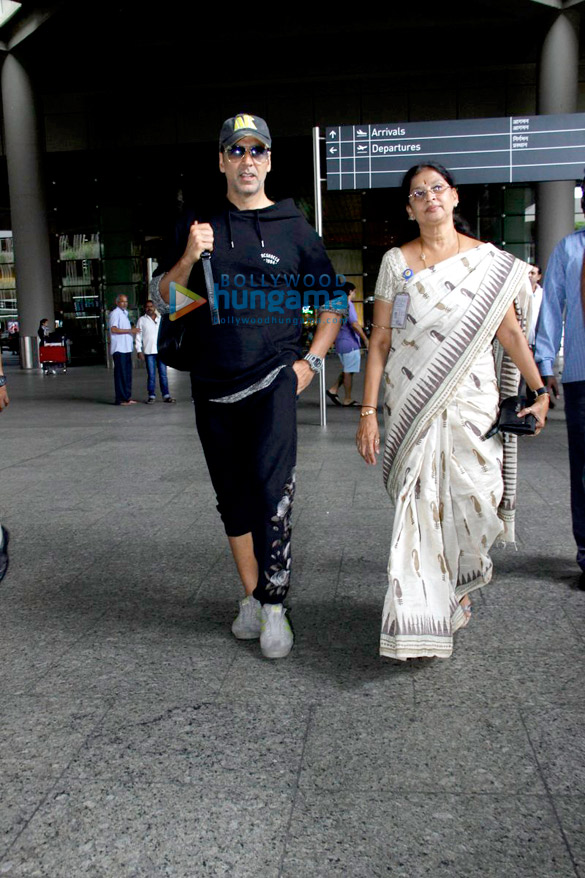 Akshay Kumar, Amy Jackson, Shriya Saran & Neha Dhupia snapped at the airport